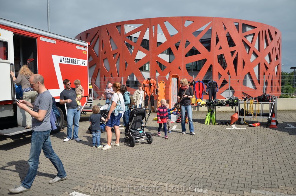 Tag der Offenen Tuer BF Koeln Weidenpesch Scheibenstr P004.JPG